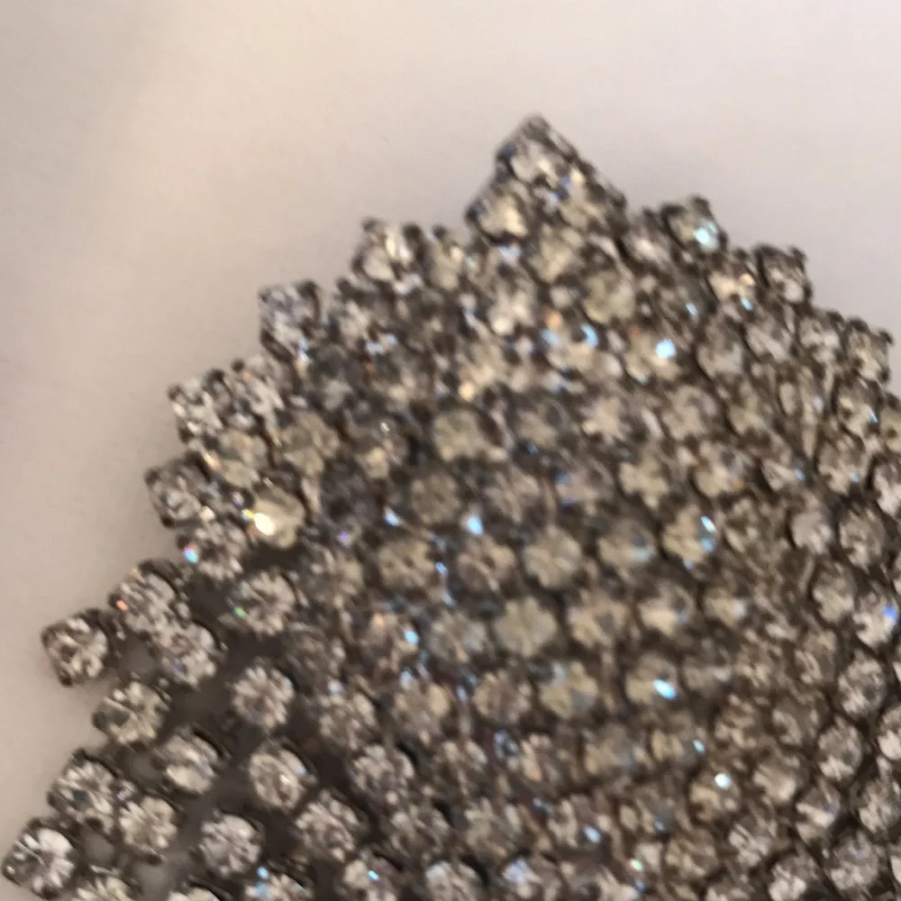 Ladies vintage Silver tone rhinestone broach pin - Picture 12 of 12